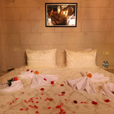 Epoch Stone House 2*