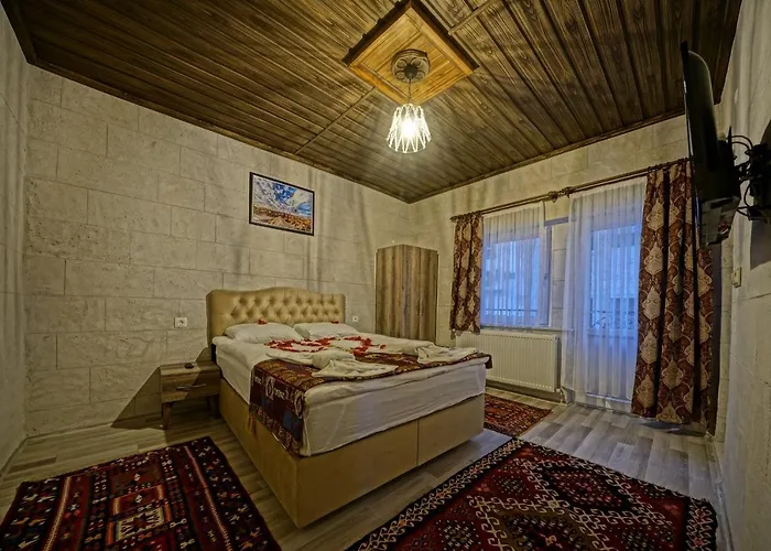 Epoch Stone House Гореме